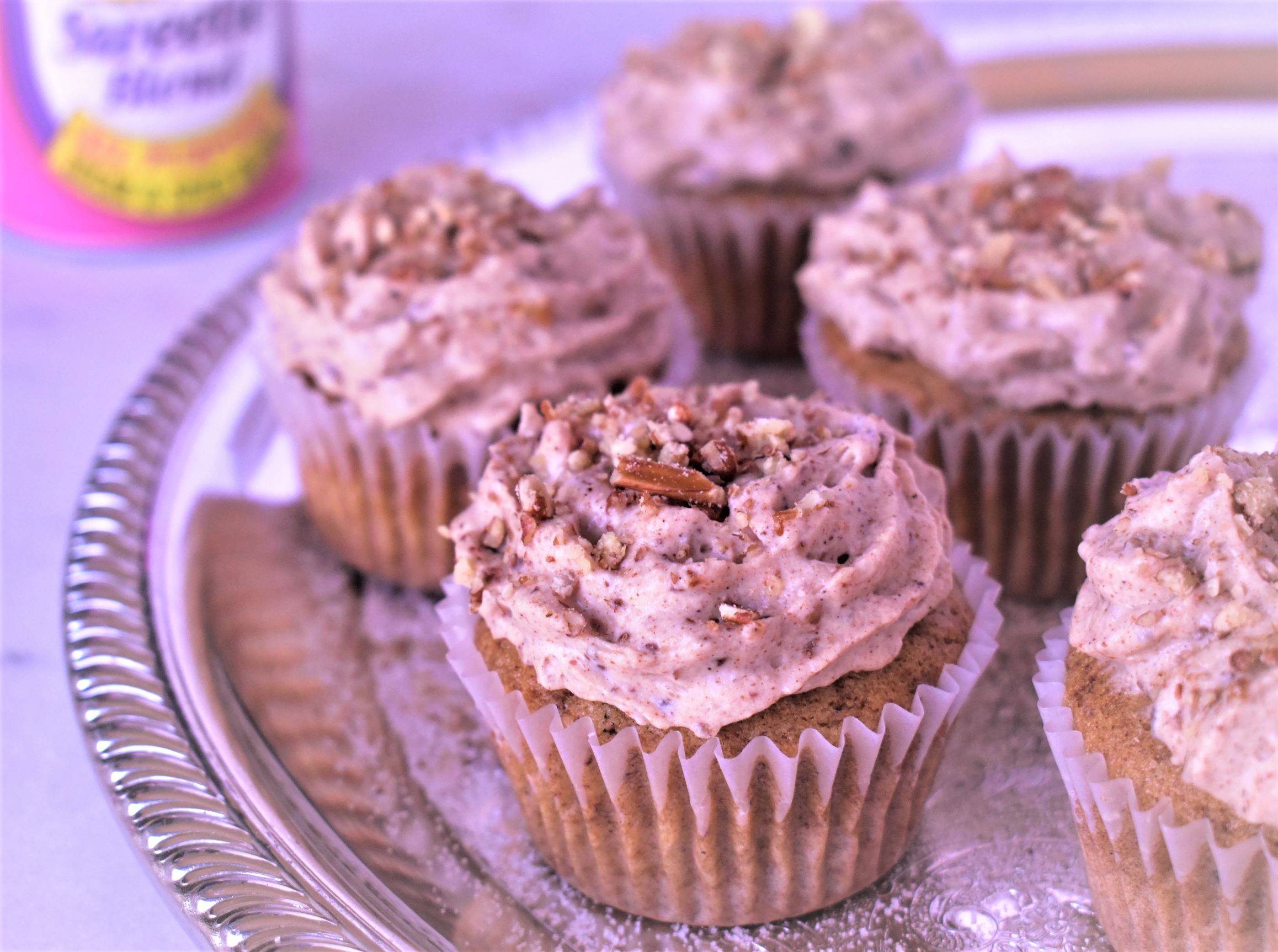 5 pecan spice cupcakes on a tray